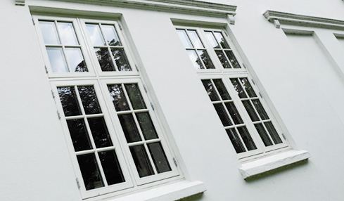 Klassiske vinduer med sprosser